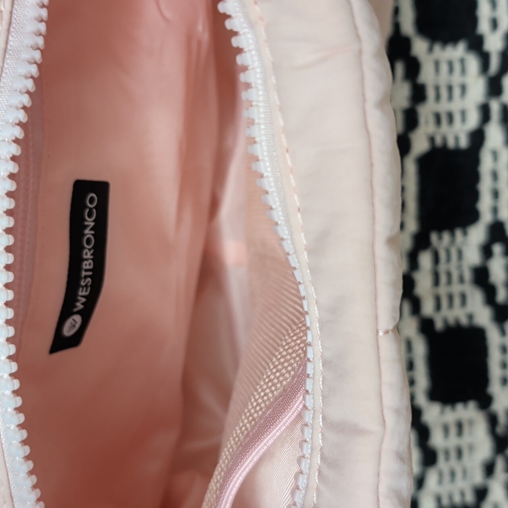 Pink Quilted Women's Shoulder Bag - Picture 4 of 4